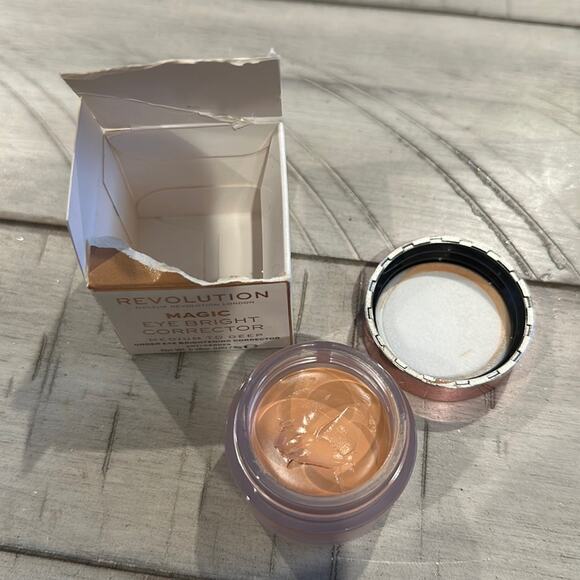 makeup revolution medium to deep magic eye bright corrector - Picture 1 of 1